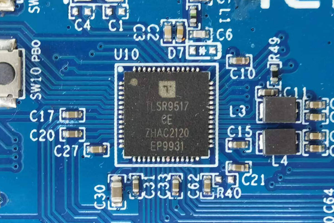 Close up of Telink TLSR9517 multi-protocol SoC.